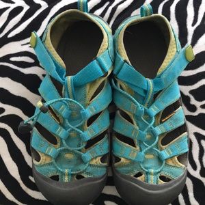 Women’s Keens size 7